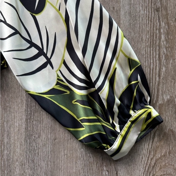 Zara Tropical Print Wrap Crop Blouse - Picture 4 of 7